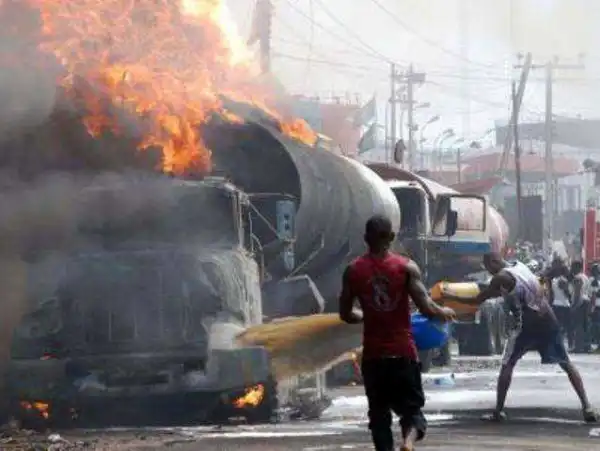 1 Dead, 11 Injured as Petrol Tanker Explodes In Ogun